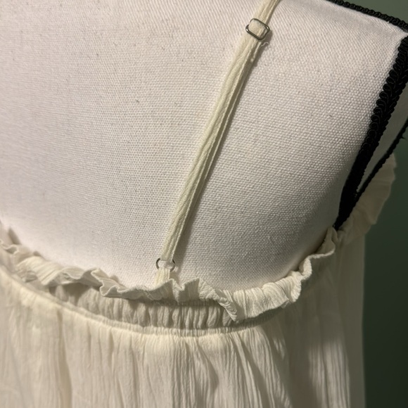 Z Supply Crinkle Rayon Tank - Picture 8 of 11